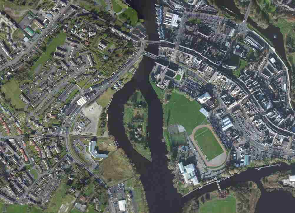 Enniskillen-Castle Island; © esri; click to Arcgis Map "Enniskillen-Castle Island"