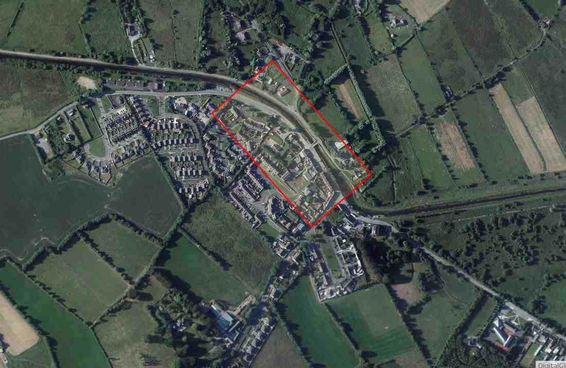 Robertstown © esri; click to Esri Map "Grand Canal  Robertstown" 