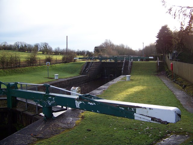 Locks gates at Portna © Copyright HENRY CLARK 