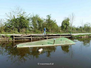  At Levitstown sunken Boat