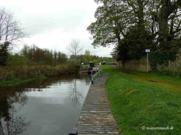 Below Upper Tinnahinch Lock