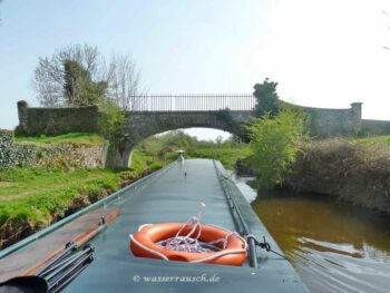 Fenton/Foxton Bridge in front