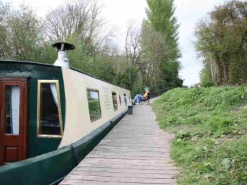 Finnery Crew relaxed