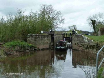 Finnery leaving Ballingrane Lock