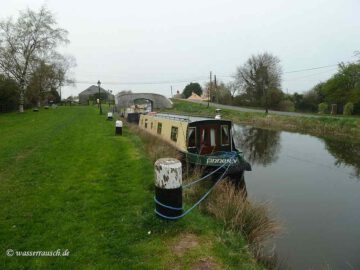 Finnery our Narrowboat at Vicarstown