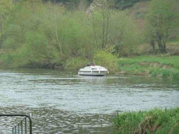 Grounded boat below Ballykennan Lock