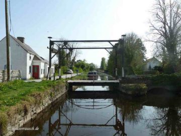 Levitstown lifting bridge closed