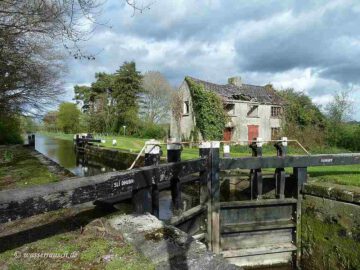 Slyguff Lock and derelict Lockkeeper House