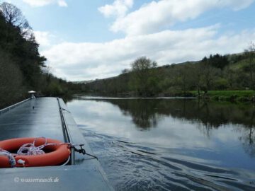 Unprotected underwater Weir below Carriglead Lock