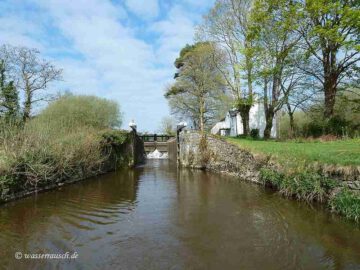 View back to Tinnahinch Lock from downstream