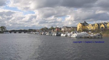 Carrick on Shannon; © Captain’s Handbook; click pictur to "enlarge"