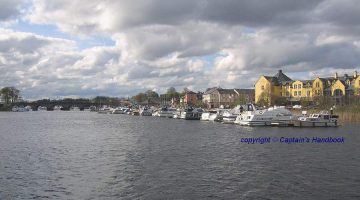 Carrick on Shannon; © Captain’s Handbook; click picture to "enlarge"