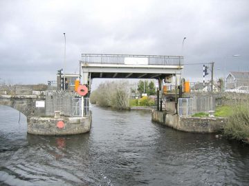 Lifting Bridge Rooskey © esri wasserrausch