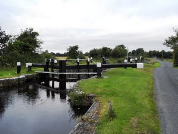  24th Lock on the Grand Canal, east of Tullamore © Copyright JP and licensed for reuse under this Creative Commons Licence