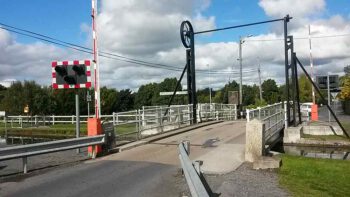 Grand Canal Barrow-Line Monasterevin Lifting Bridge: © James Emmans CCL