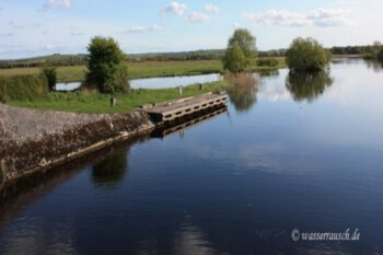 Victoria Lock Meelick Stone quay and Brosna River; © chb